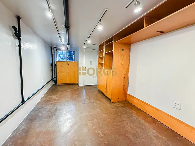 533 E 5th St #G1 — Photo 3