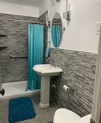 5th image of 5 Huckleberry Ln