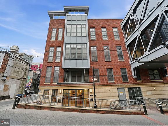 3rd image of 2328 Champlain St NW APT 302