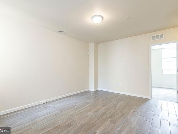 4th image of 1824 N Willington St Floor 2
