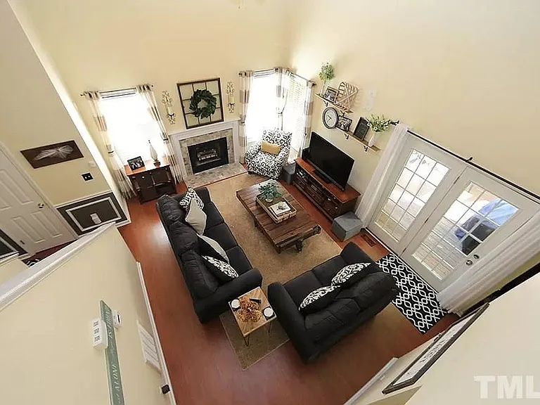 715 Saint Catherines Dr — Photo 6