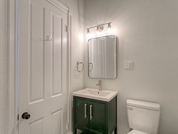 4th image of 124 Parker St APT 1