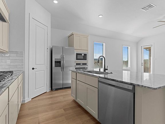 4th image of 3348 Concorde Heights Dr