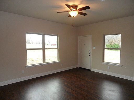 3rd image of 3217 Karen St