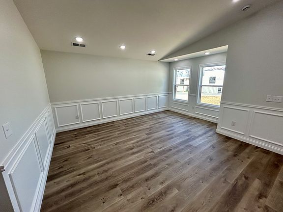 5th image of 79 Bluegrass Dr