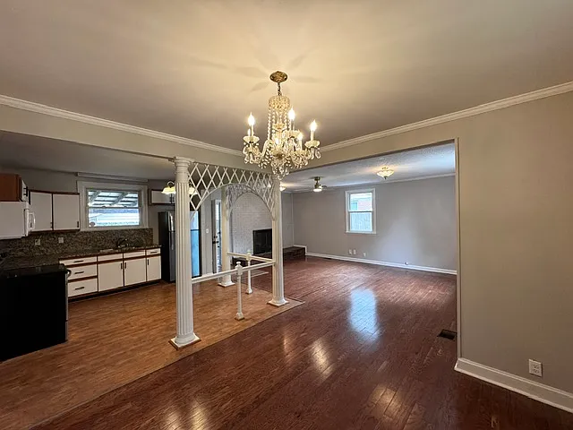 3329 Goodland Rd — Photo 5