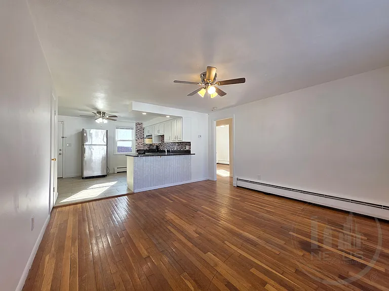  1 Samoset Ave 2b/1b Greatlocale! Garage! Laundry 1petok Spacious! — Photo 2