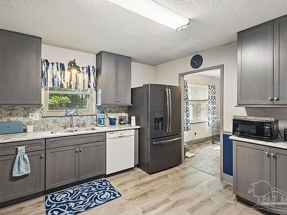 3rd image of 5329 Casper Cir