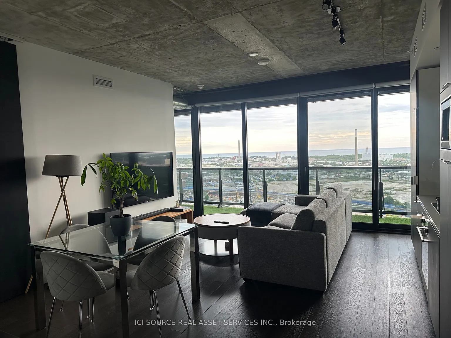 2 bed, $3,350 — Photo 4