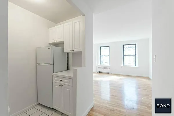 Rented by Bond New York | media 7
