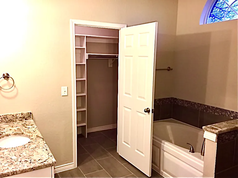 9820 Williford Trl — Photo 8
