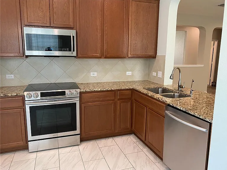 712 Estes Park — Photo 10