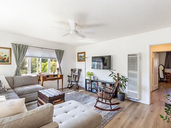 3rd image of 1740 E Street