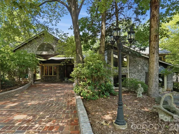 223 Millwood Ln, Charlotte, NC 28270