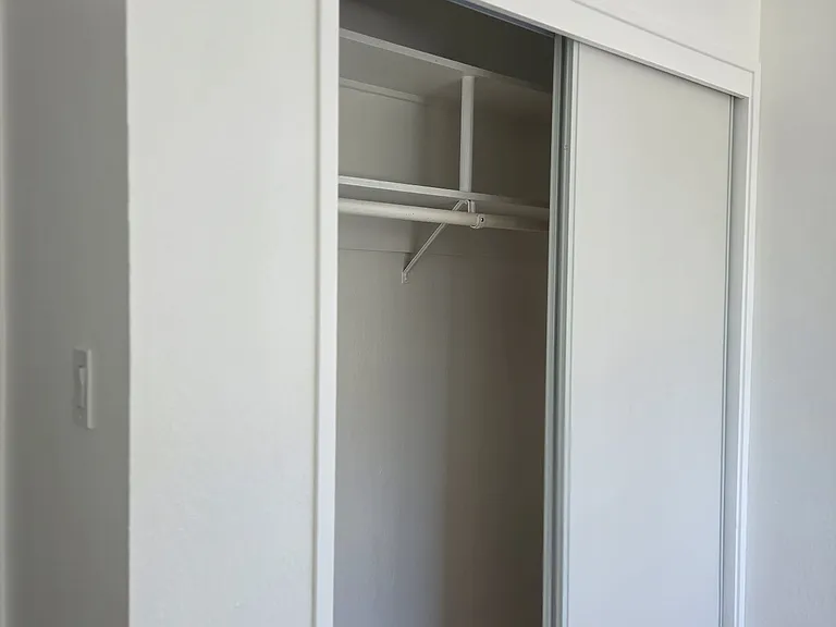 2126 California St #4 — Photo 8
