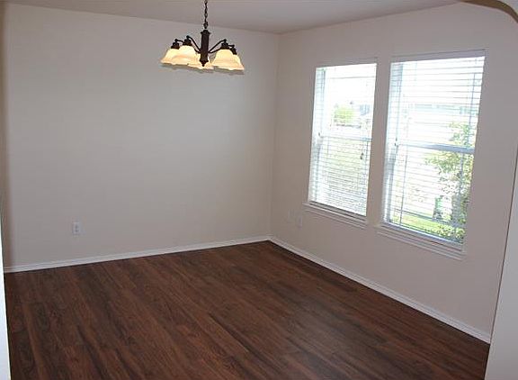 4th image of 2340 Bluffstone Dr