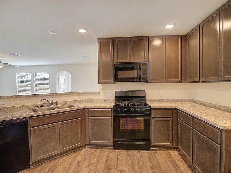 16715 Twisted Pine Dr — Photo 9