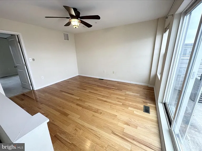4629 Dillon Pl — Photo 18
