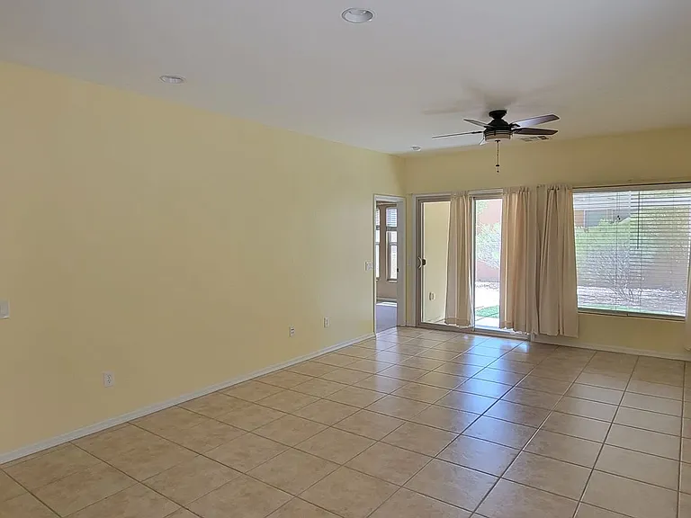 1342 Springdale Ln — Photo 21