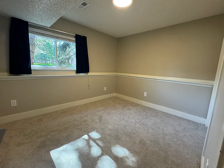 102 Hoover Ave — Photo 13