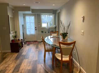 329 W 23rd St, North Vancouver, BC V7M 2B6