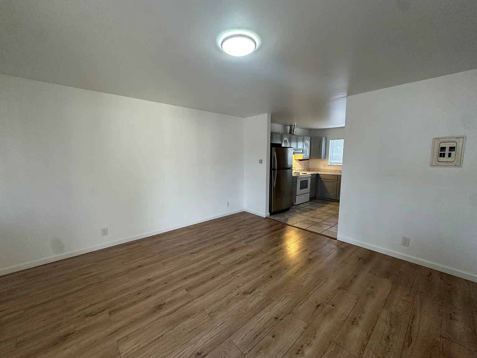 2 bed, 800 sqft, $2,695 — Photo 2