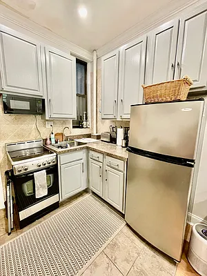 Rented by R New York | media 2