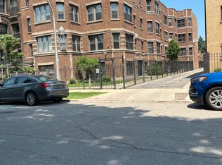 7657 S Coles Ave #3B, Chicago, IL 60649