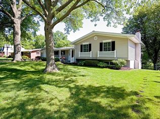 441 Flanders Dr, Saint Louis, MO 63122