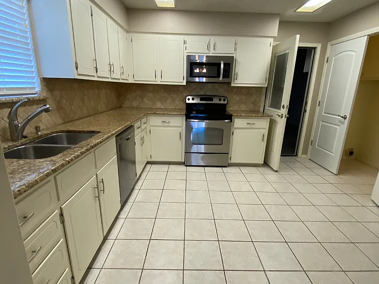 9038 Hillside Dr — Photo 18