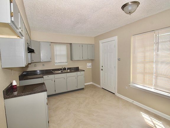 4th image of 4780 Hillbrook Rd