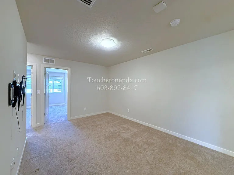 6527 SE Genrosa St — Photo 22