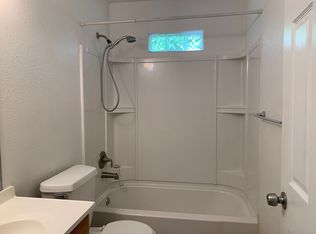 Spacious 2 Bedroom Apartment with Washer/Dryer Hookup, Albuquerque, NM 87108
