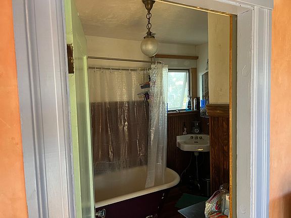 Master suite bathroom