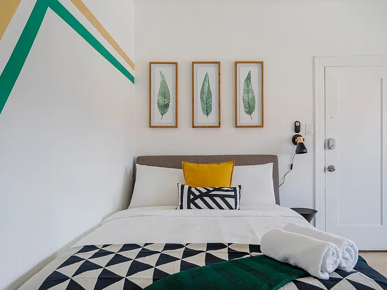 4648 Hollywood Blvd #106 — Photo 3
