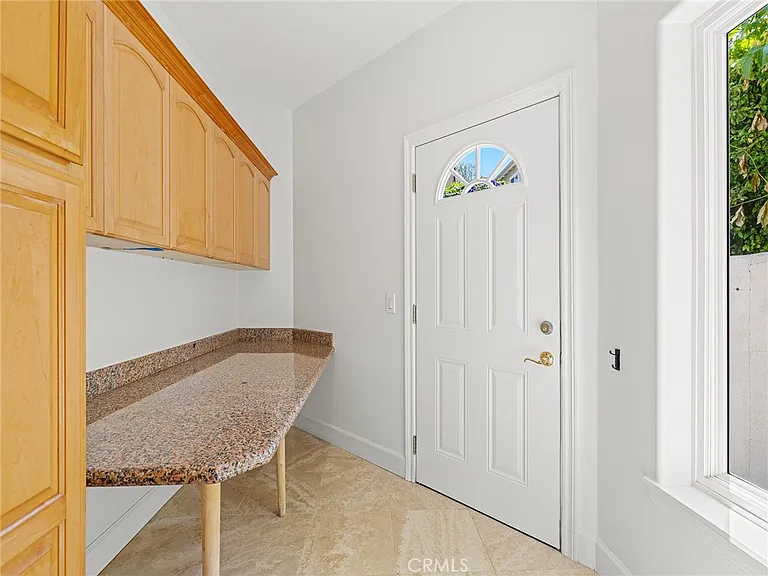 3210 N Ardmore Ave — Photo 16