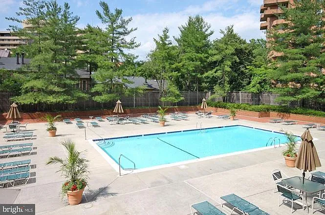 Pool deck