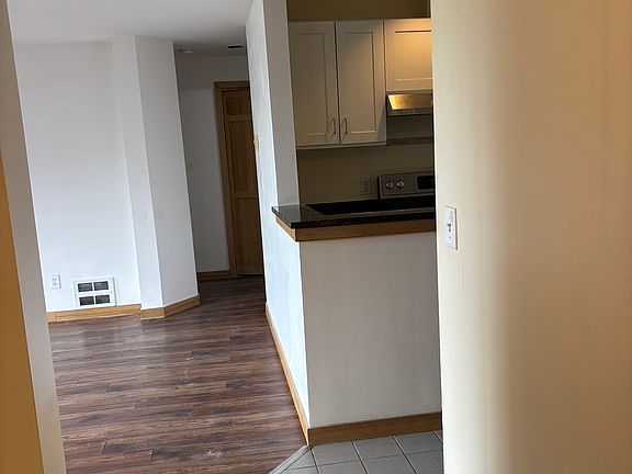4th image of 1909 Broadway E #3