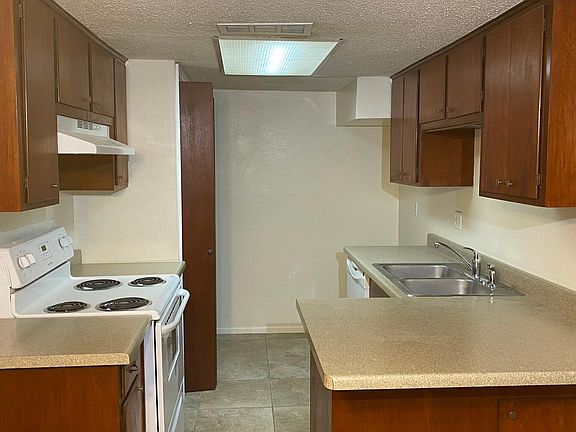2nd image of 8402 Mettler Dr