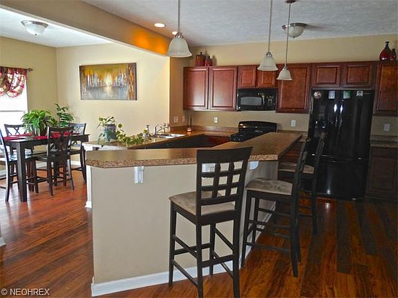 5th image of 10297 Redbud Dr
