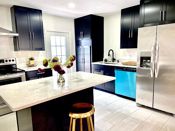 4th image of 4010 W Knights Ave