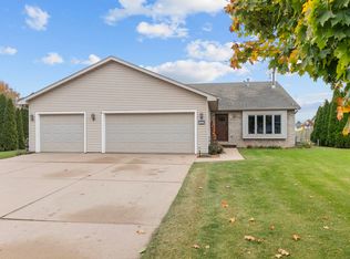 1258 Willow Springs Rd, Oshkosh, WI 54904