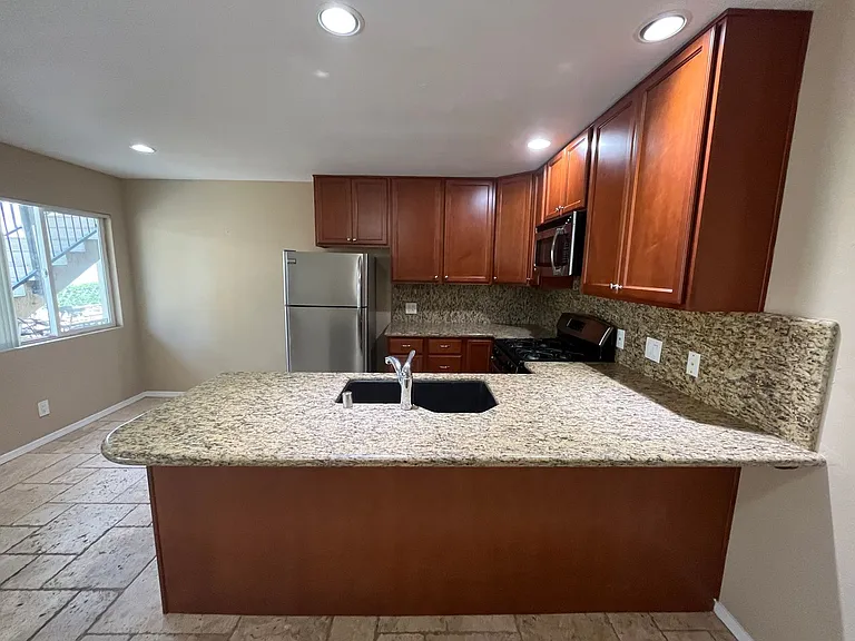 5065 W Point Loma Blvd #C — Photo 25
