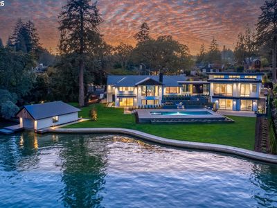 4101 Southshore Blvd, Lake Oswego, OR, 97035