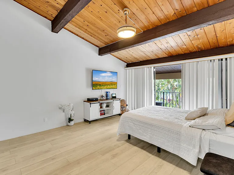 720 E Coco Plum Cir #5 — Photo 14