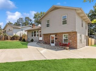8617 W 92nd St, Overland Park, KS 66212