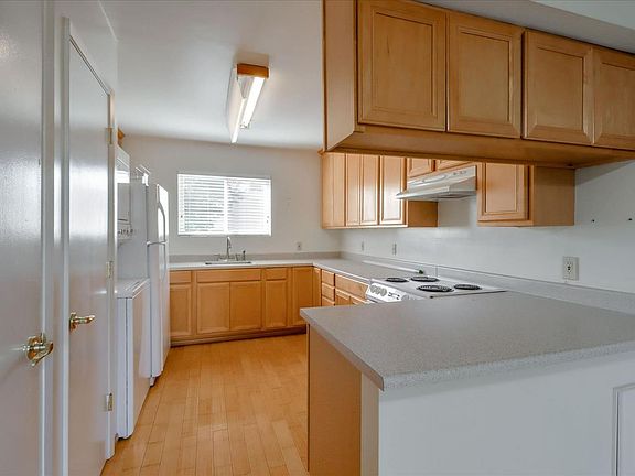 4th image of 3320 Lochinvar Ave Unit 49