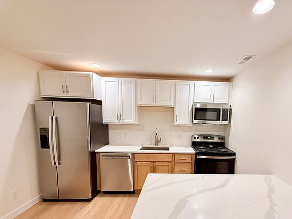 2nd image of 420 Minneopa Ave #202
