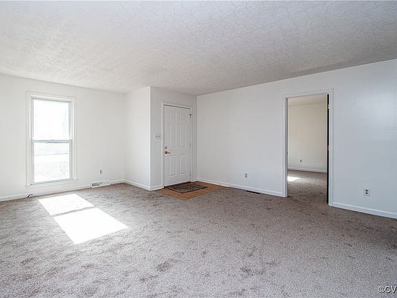 5th image of 3917 Robin Hood Dr