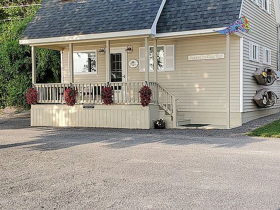 3rd image of 848 Fire Ln #6